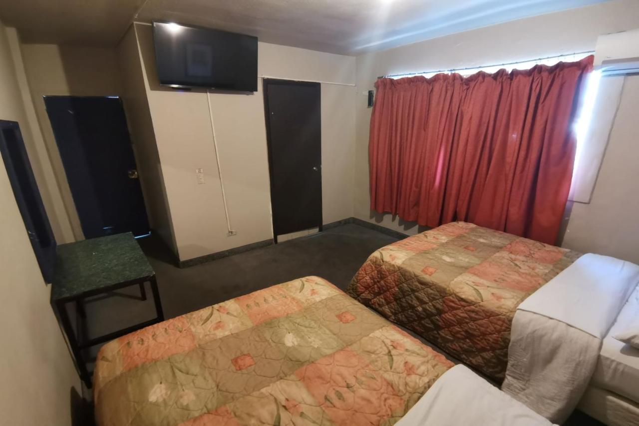 Capital O Hotel Plaza, مكسيكالي المظهر الخارجي الصورة