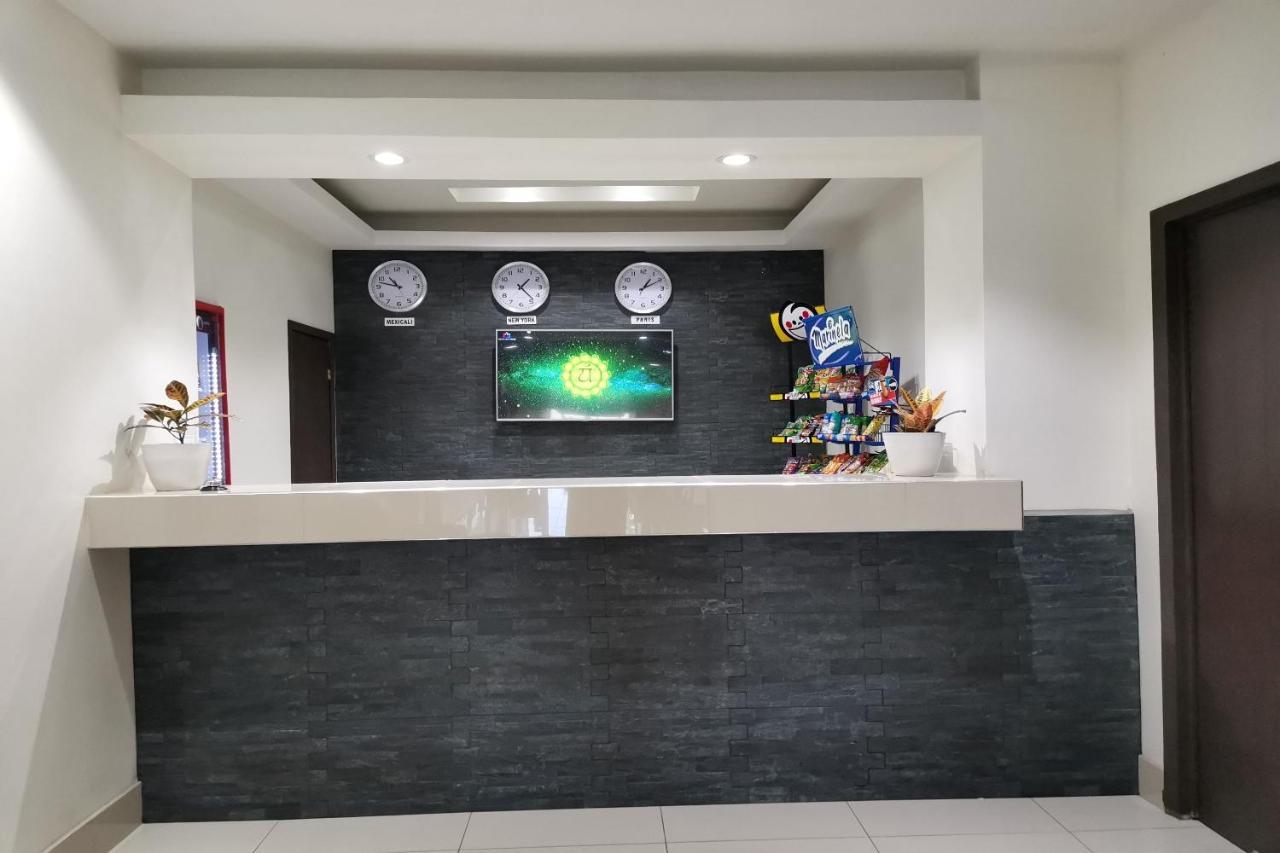Capital O Hotel Plaza, مكسيكالي المظهر الخارجي الصورة